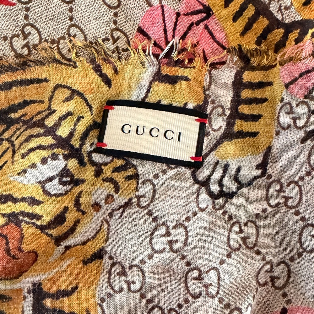 Gucci Bengal Tiger GG Supreme Scarf - Picture 2 of 5